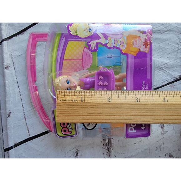 Polly Pocket 3 Inch Doll w/ Dessert Tray Hearts NEW X1504 - Picture 4 of 4
